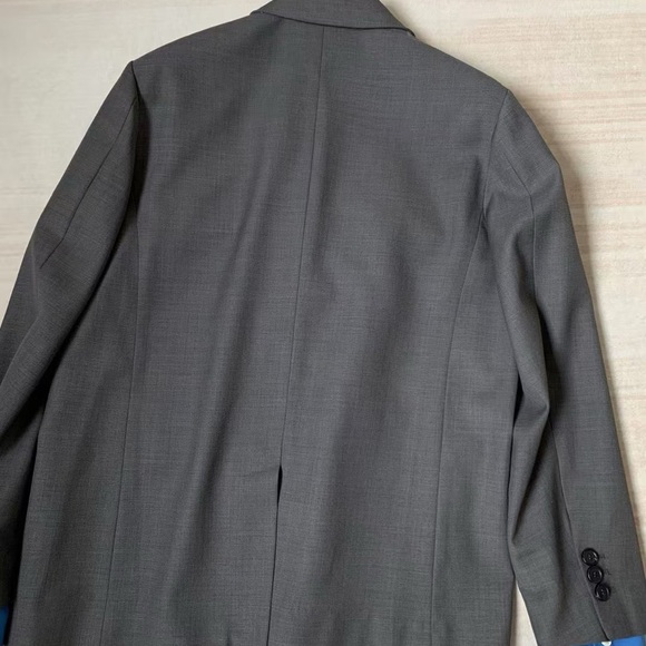 ❤️‍🔥CLEARANCE ❤️‍🔥 NWOT Miu Miu Gray Blazer with Blue Accents, Size 38 = M - Picture 7 of 7